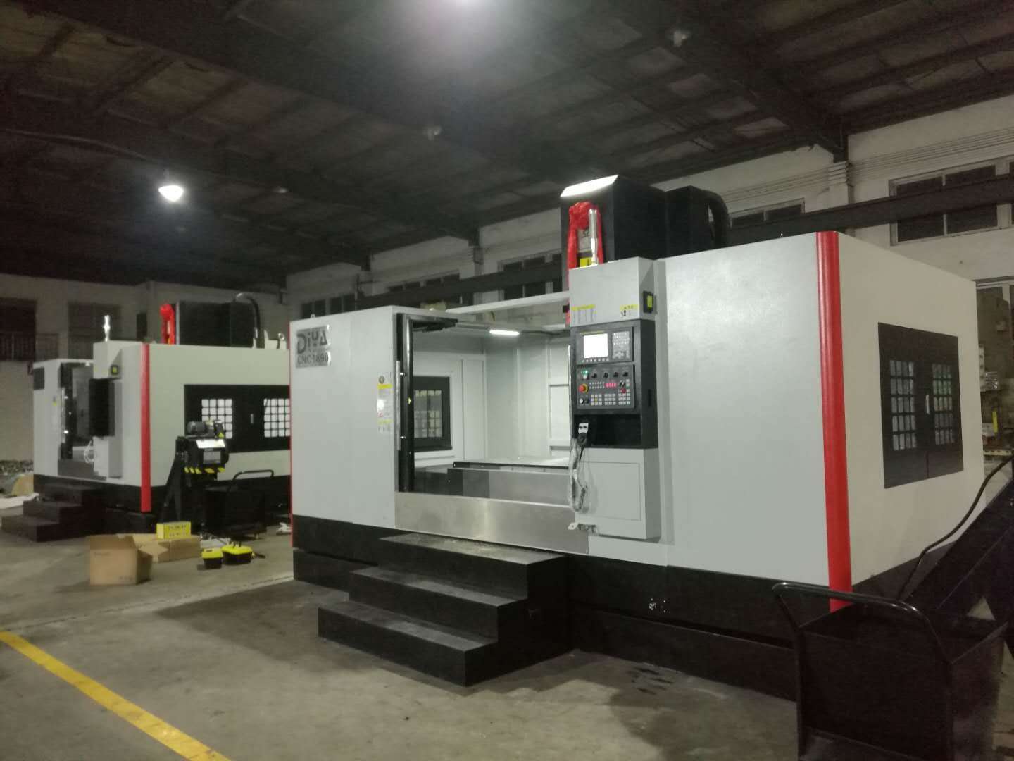 CNC1890加工中心兩臺